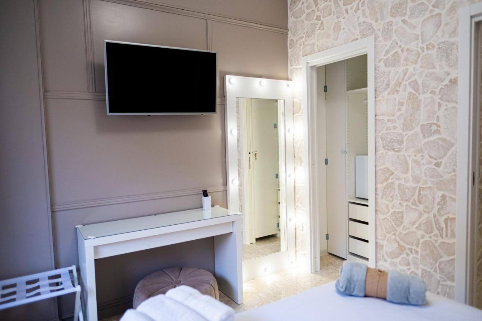 Hotel Stone House Taranto Esterno foto