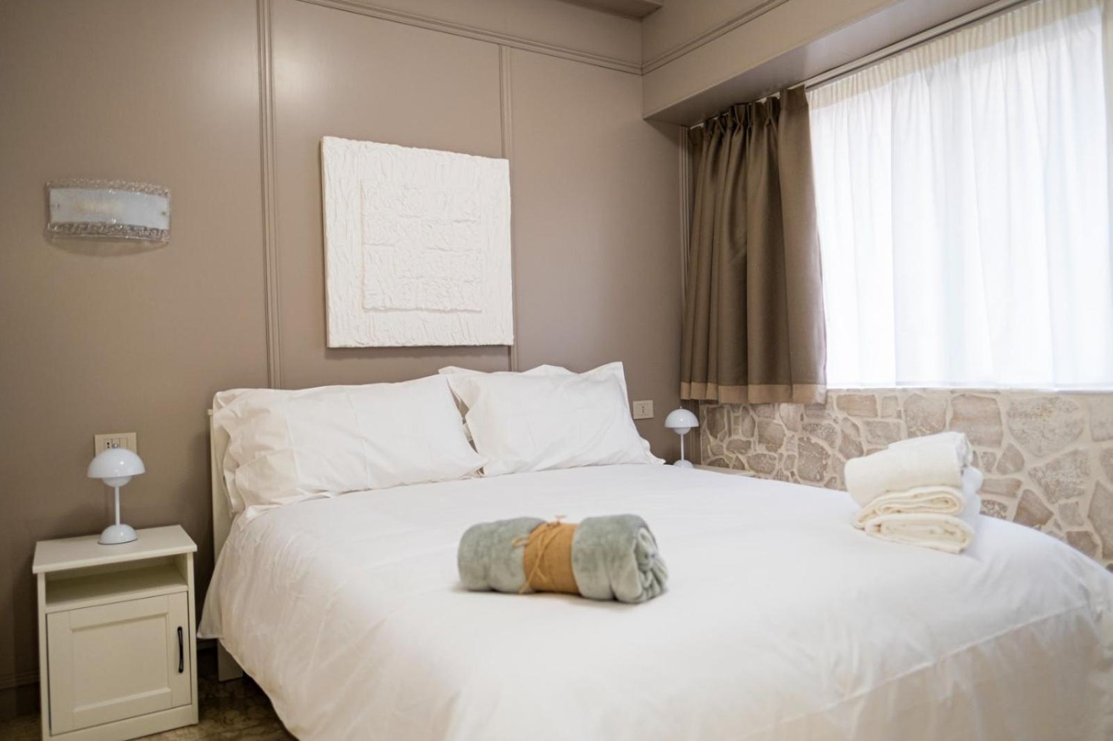Hotel Stone House Taranto Esterno foto