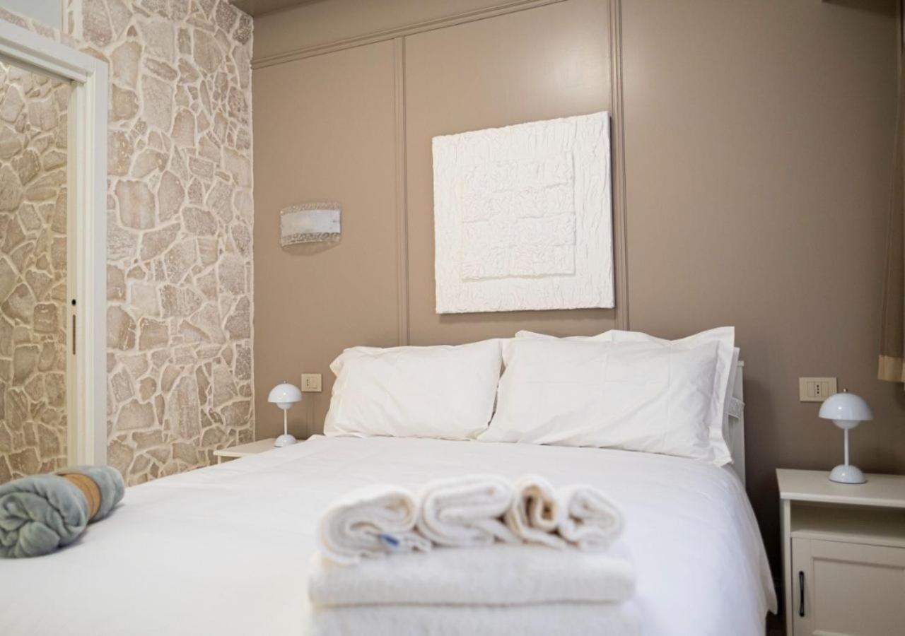 Hotel Stone House Taranto Esterno foto