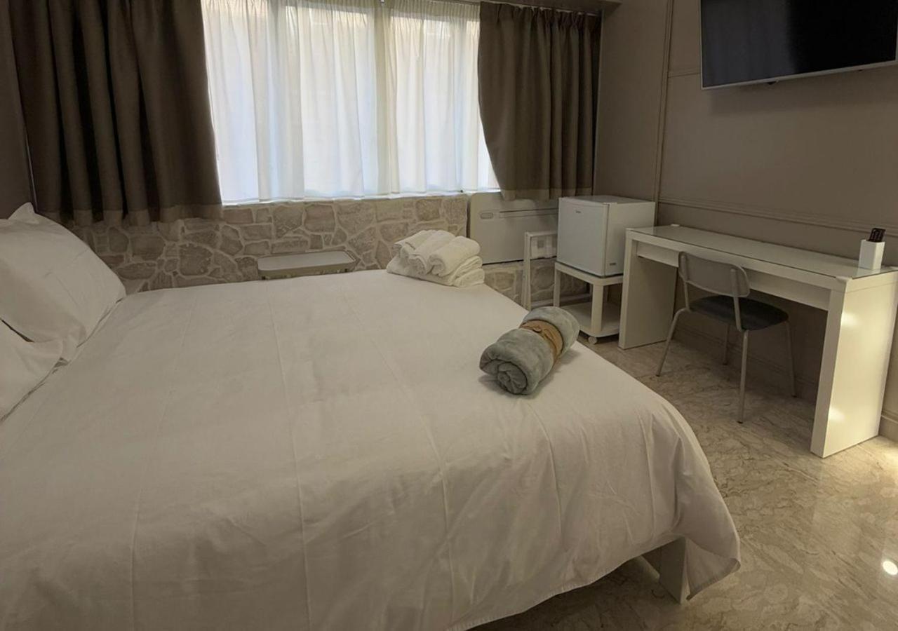 Hotel Stone House Taranto Esterno foto