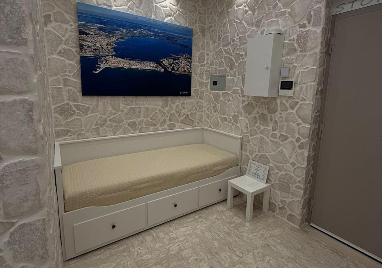 Hotel Stone House Taranto Esterno foto