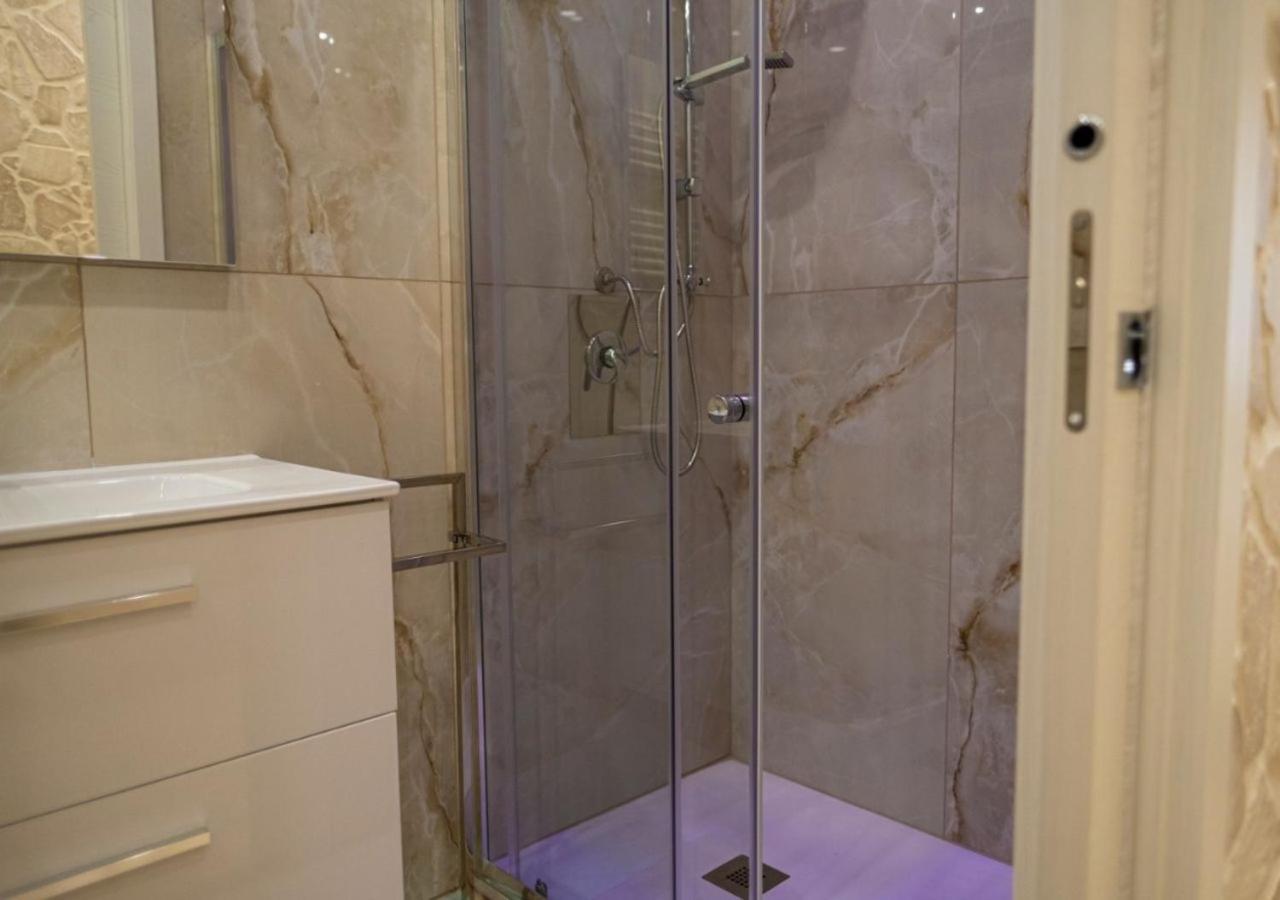 Hotel Stone House Taranto Esterno foto