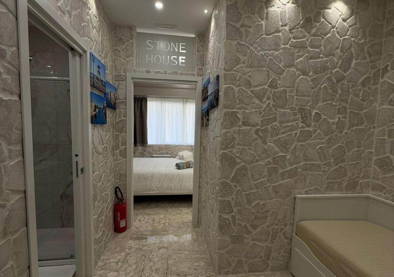 Hotel Stone House Taranto Esterno foto